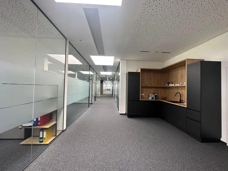 Moderne Bürofläche mit Top-Ausstattung und zentraler Lage 