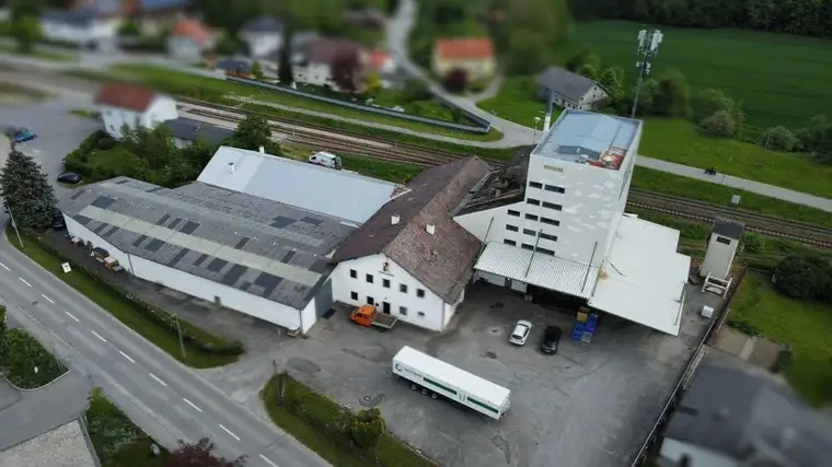 Vielseitiges Betriebsobjekt inkl. Lagehalle, Silogebäude, Werkstatt, Bürogebäude