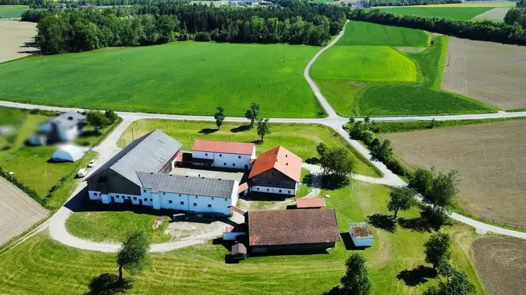 Innviertler Bauernhof in sonniger Lage zu verkaufen !!