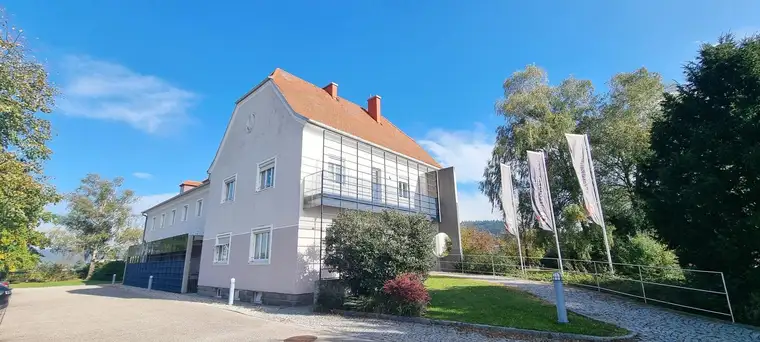 Moderne Büro-/Praxisflächen in Top Lage !!