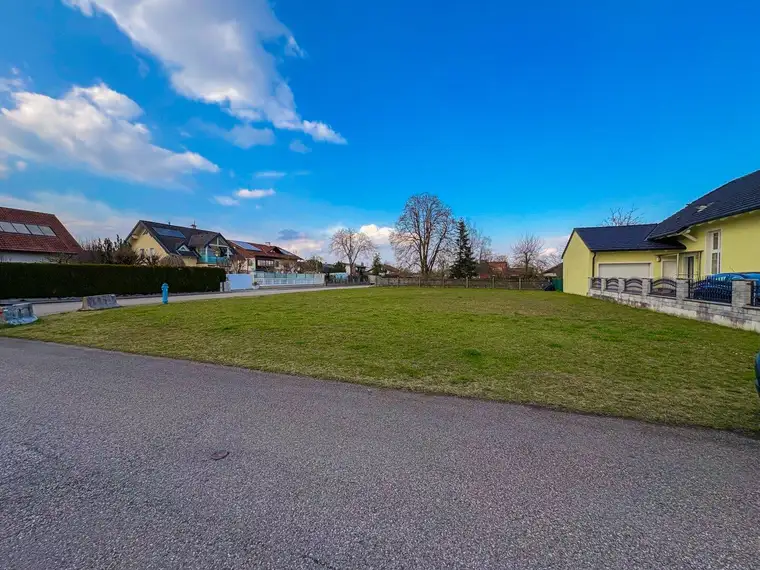 Einmaliges Eckgrundstück in toller Lage von Wels-Nord - ohne Bauzwang und voll aufgeschlossen