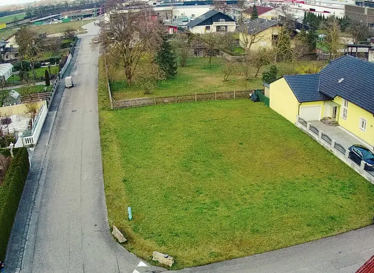 Einmaliges Eckgrundstück in toller Lage von Wels-Nord - ohne Bauzwang und voll aufgeschlossen
