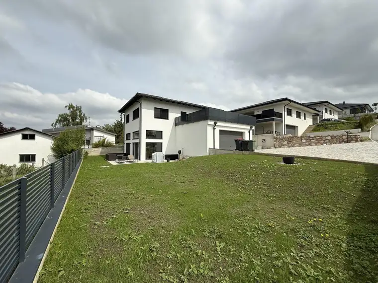 Traumhaftes Einfamilienhaus in Mehrnbach: Terrasse, Garage &amp; Garten! ‍ ‍ ‍ 