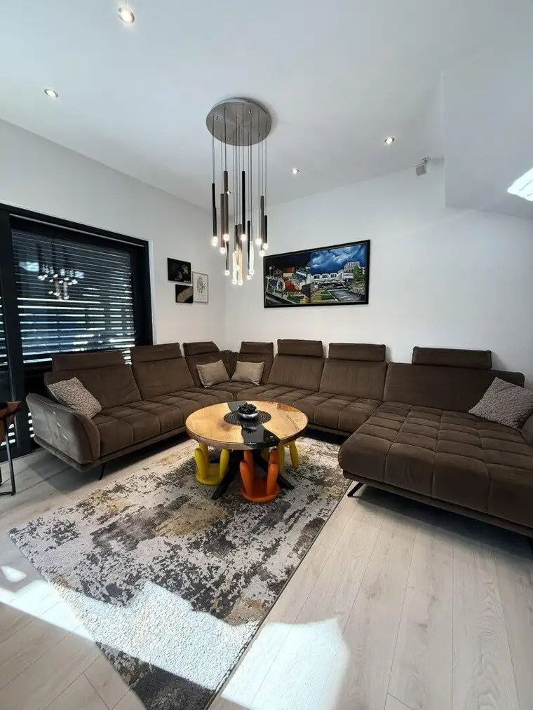 Modernes Reiheneckhaus mit Garten in Mattighofen 