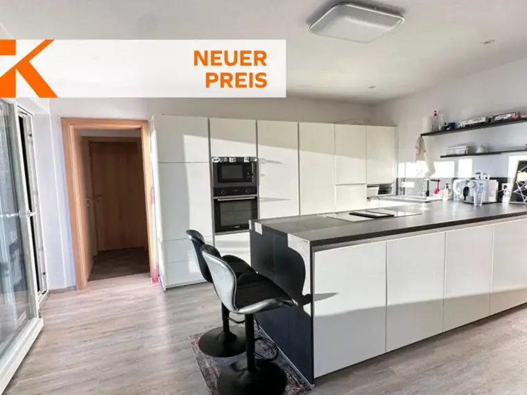 Modernes Einfamilienhaus mit Garage 