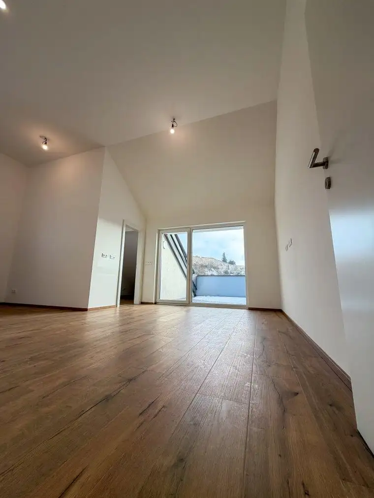 Moderne Wohnung mit Terrasse - inkl. Tiefgaragenplatz 
