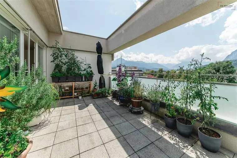 • Wohnen mit Ausblick *Traumhafte Dachgeschosswohnung mit großer Terrasse in Innsbruck