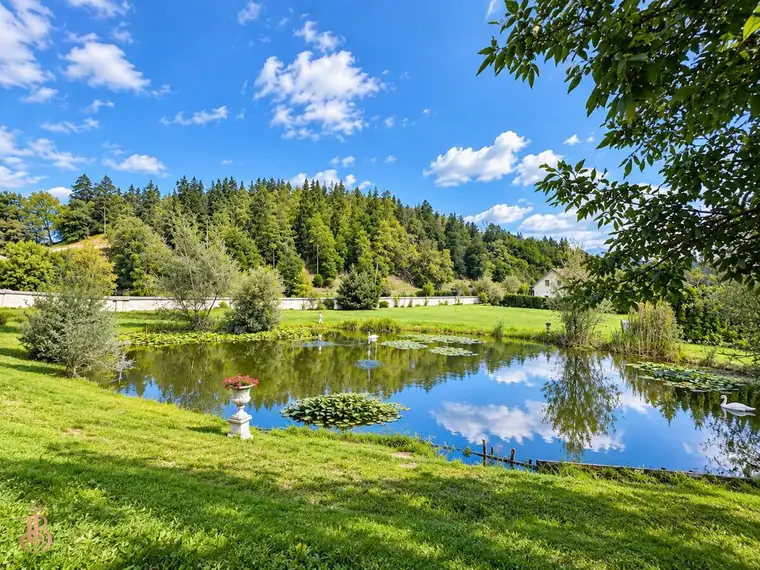 EIN HOTEL MIT EIGENEM TEICH, weitläufigem Grundstück und Gästen, die gerne wiederkommen