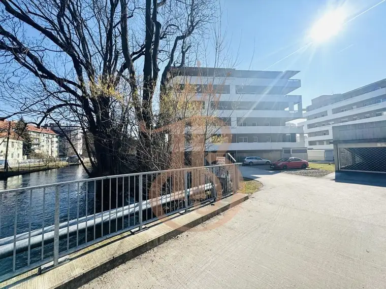 Attraktive 2 Zimmer - Wohnung mit Tiefgarage &amp; Schlossberg- Blick und WB Förderung