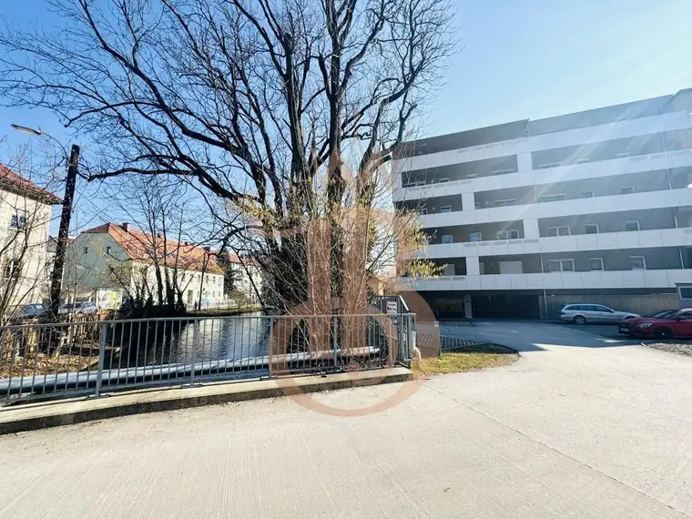 Attraktive 2 Zimmer - Wohnung mit Tiefgarage &amp; Schlossberg- Blick und WB Förderung