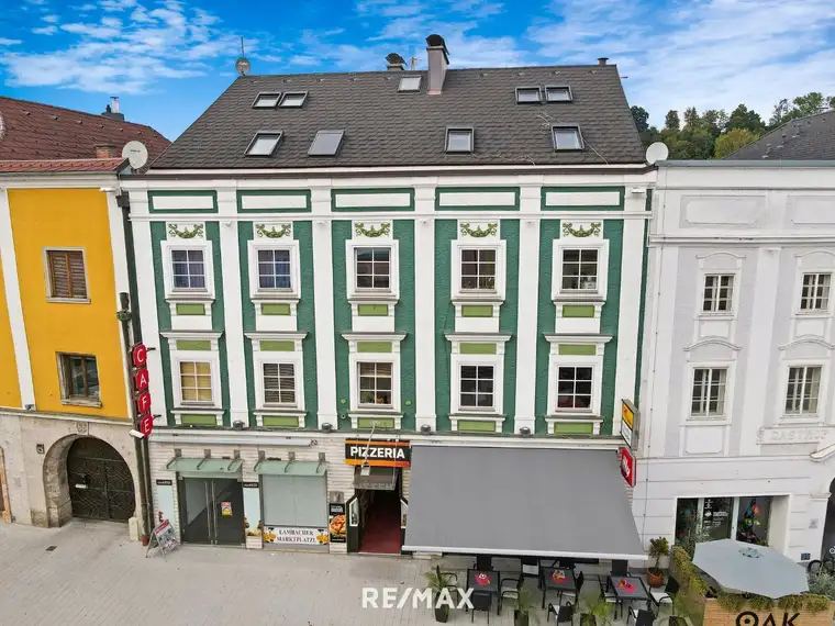 Anlageimmobilie 5,3% Rendite - Wohn- und Geschäftshaus direkt am Marktplatz!