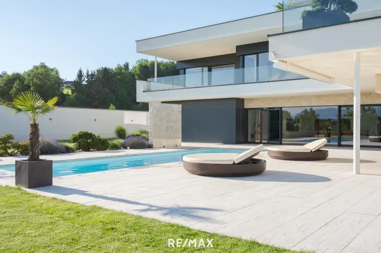Selten. Privat. Großzügig. Eine Villa für höchste Ansprüche.