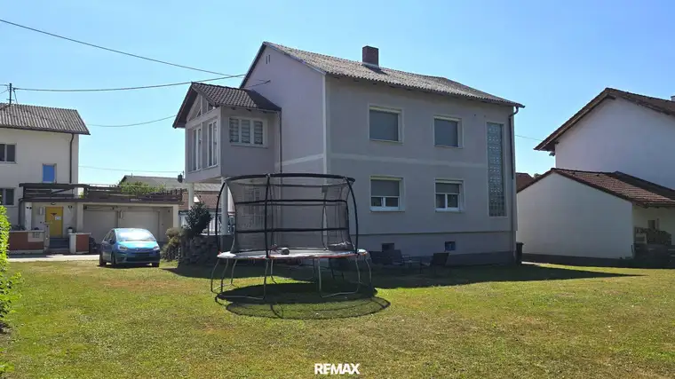 Mehrfamilienhaus mit großzügigem Grundstück in Nöstlbach