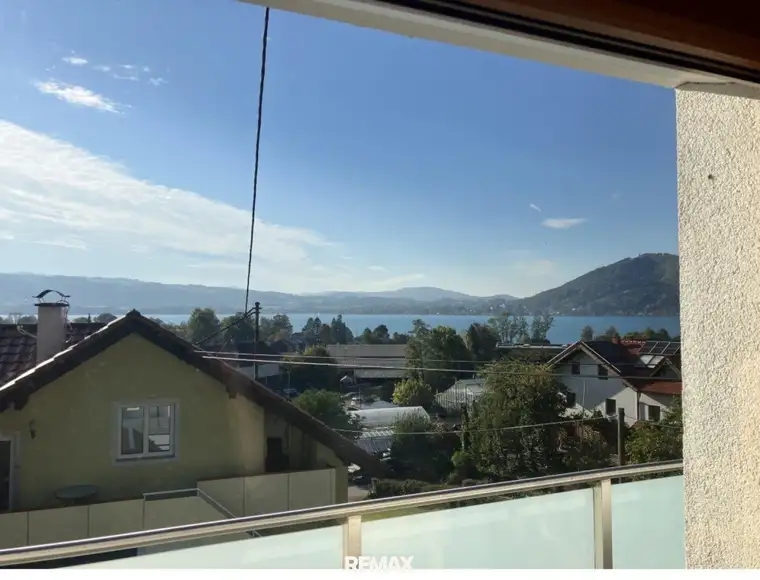 Großzügiges Einfamilienhaus in Weyregg am Attersee mit Wintergarten und Garagen!