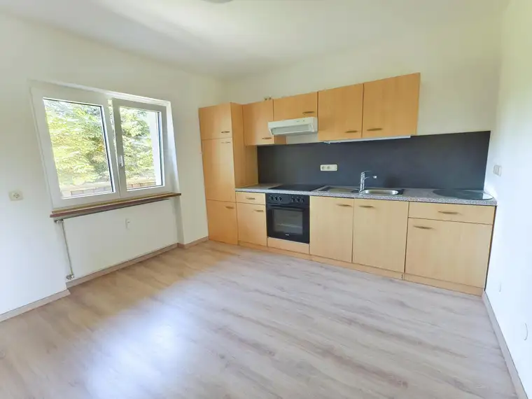 Helle und grosszügige Single-Wohnung (42m2) mit Südbalkon und Grünblick in Kufstein