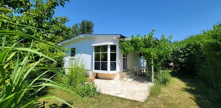 Ferienhaus 1. Reihe mit Seeblick am Römersee