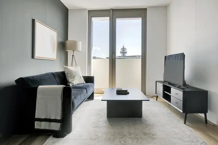 Traumblick über Wien, Belview Tower mit Gym, Wellness &amp; Lounge, 2 Zimmer + Balkon, 17. Stock, U-Bahn (VIE46)
