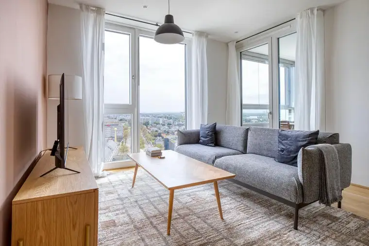 Famoser Blick über Wien, 17. Stock Vienna 22 mit Gym, Wellness, Freifläche und Co-Working, U1 Kagran(VIE291)