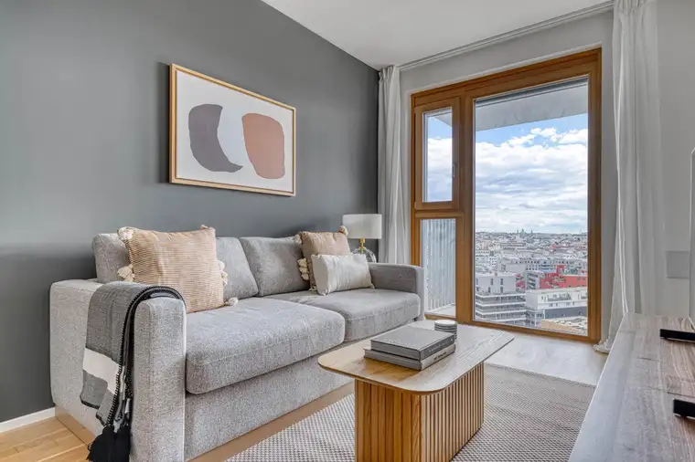 Traumblick über Wien, Belview Tower mit Gym, Wellness &amp; Lounge, 2 Zimmer + Balkon, 16. Stock, U-Bahn (VIE200)