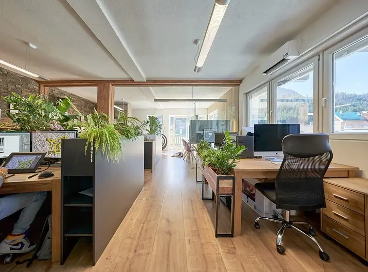 Büro mieten in Kirchberg – moderne, helle Fläche mit Terrasse