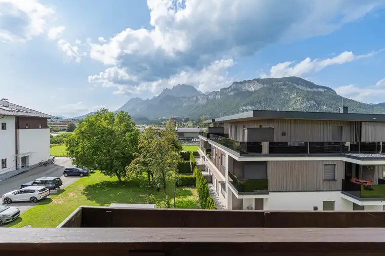 Großzügiges Zuhause mit Potenzial und Bergblick