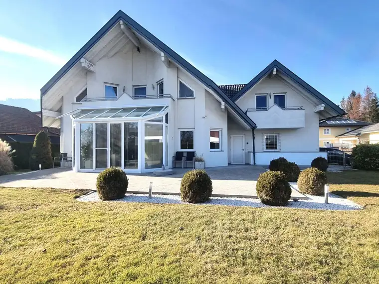 Topangebot !Gepflegtes modernes Traumhaus am Mondsee.