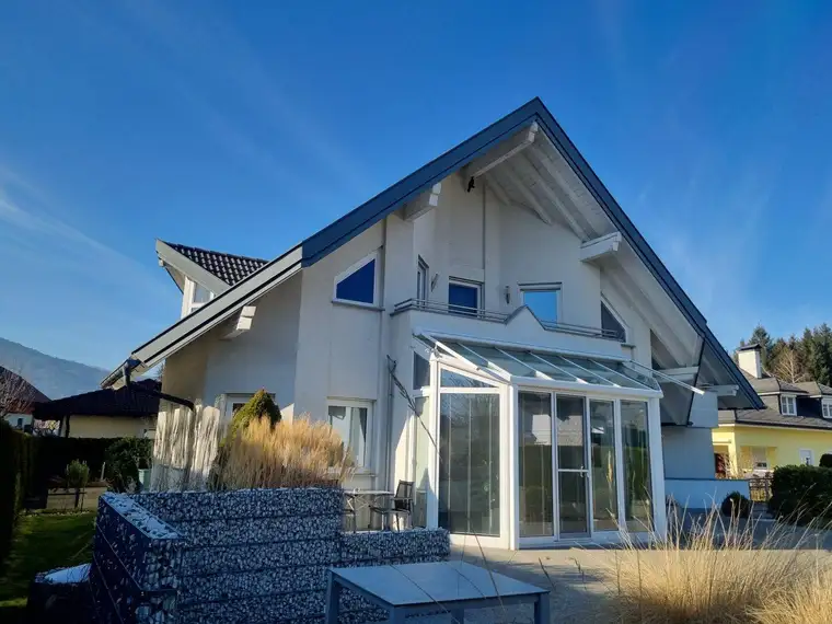 Ihre Träume werden wahr ! Gepflegtes modernes Traumhaus am Mondsee.