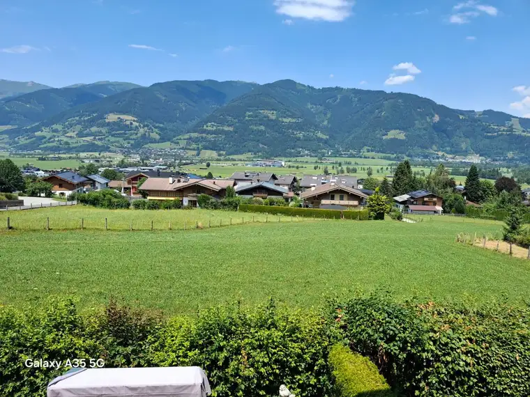 4-Zimmer Reihenhaus in Kaprun mit Garten und Terrasse. Preis ist Vhb.