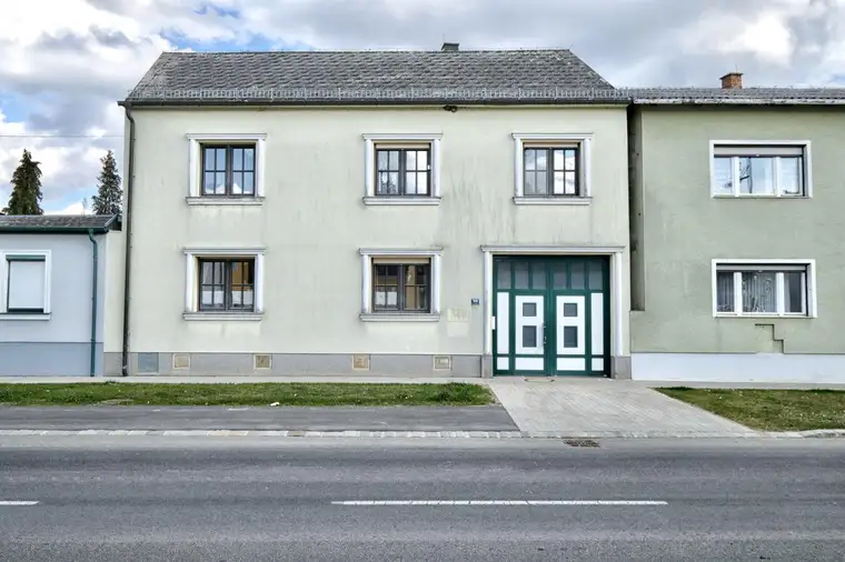 Großzügiges Zweifamilienhaus im Herzen von Ritzing
