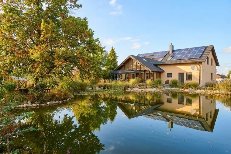 Wohnen im Grünen mit eigenem Teich - Großzügiges Wohnanwesen auf fast 5.000 m²