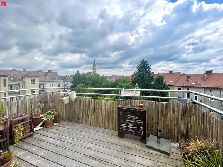 Traumhafte Dachgeschosswohnung in absoluter Ruhelage