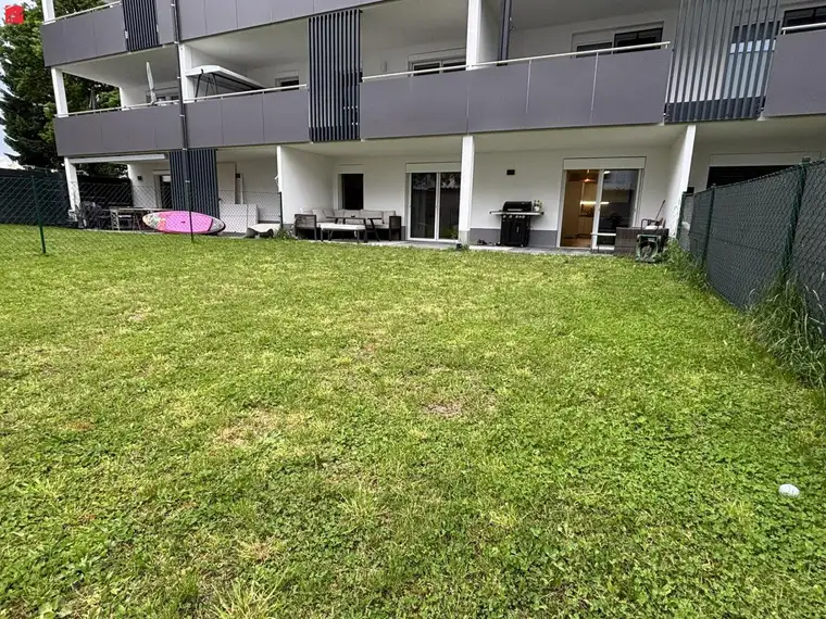 Neuwertiger Wohntraum mit großem Garten!