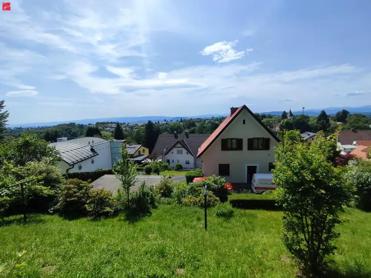 Sonniger Wohntraum mit toller Aussicht!