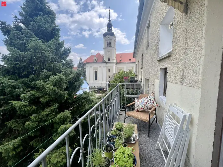 Altbaujuwel in Ruhelage mit Balkon