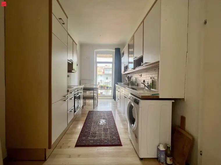 Altbauwohnung in der Nähe der FH JOANNEUM mit Balkon