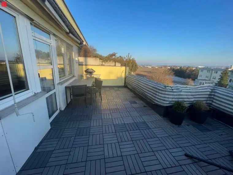 Moderne Maisonette-Wohnung + sonniger Dachterrasse inklusive