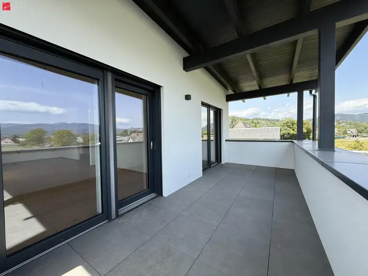 Pärchentraum Pur: Stylische Glasfronten mit Balkonzugang!