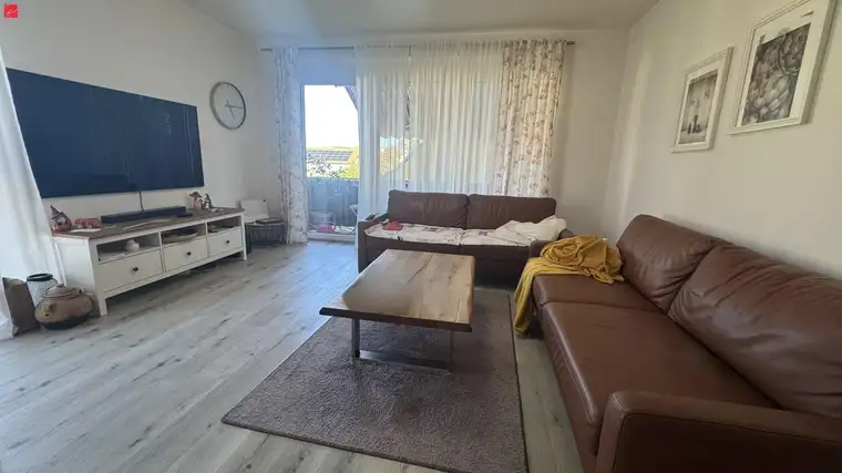 Moderne 3-Zimmerwohnung mit Ballkon und Stellplatz