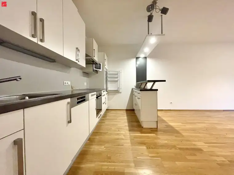 Gut aufgeteilte Wohnoase mit stilvoller Küche