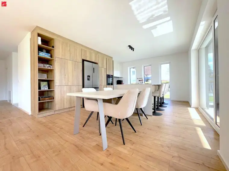 NEUWERTIG: Moderner Bungalow mit stillvoller Küche