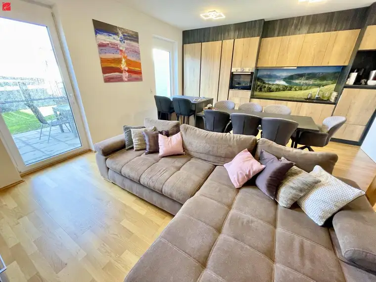 Neuwertiger Wohntraum mit offenem Wohnbereich