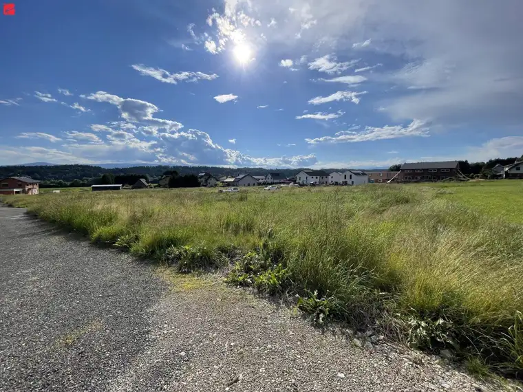 Erbauen Sie sich Ihr Zuhause auf diesem ebenen Grundstück