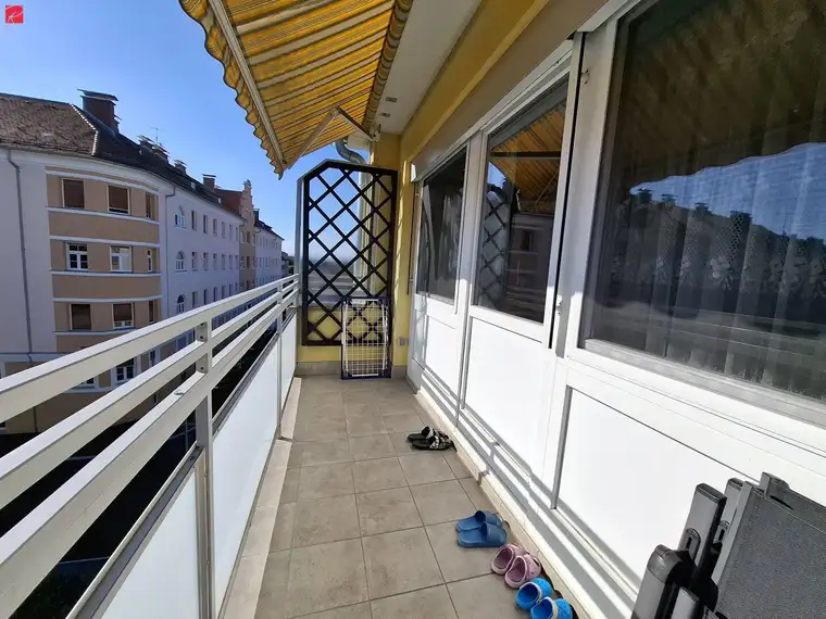 Modernisiert &amp; zentral – Loggia, Balkon &amp; Garage