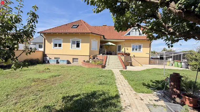 Mehrfamilienhaus auf ca. 1.700 m² Bauland-Agrar inkl. Inventar