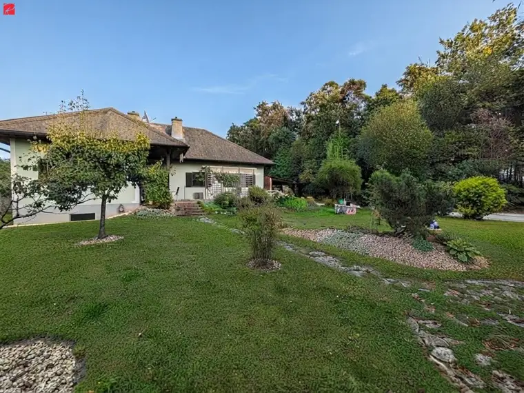 Wohnen zwischen Wald &amp; See – Bungalow mit Traumgarten!