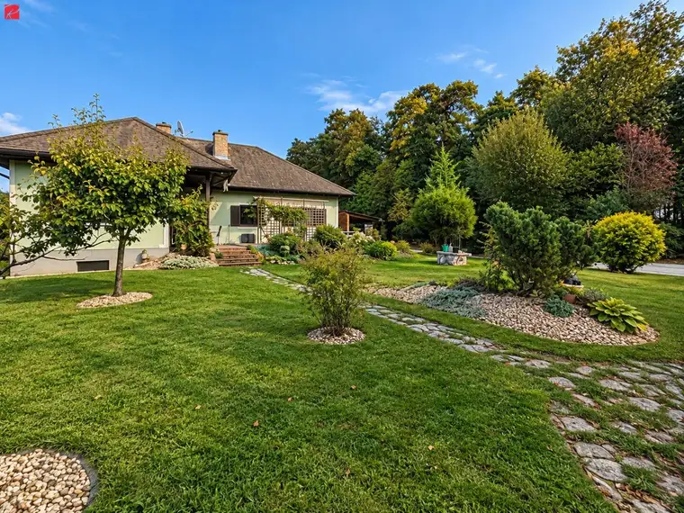 Bungalow mit traumhafter Gartenoase!