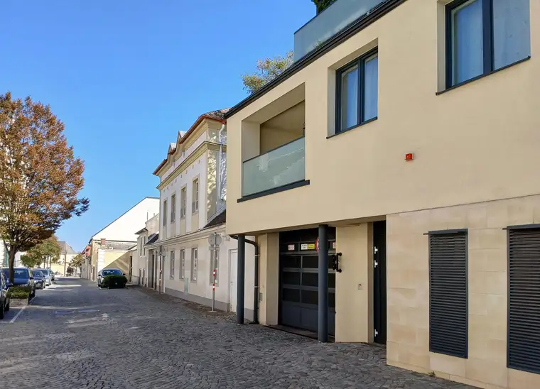 Sicher und bequem parken: Zentral gelegener Garagenstellplatz