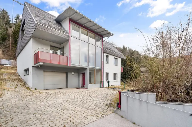 Familienhaus mit Potenzial: Viel Platz und Gestaltungsmöglichkeiten für Ihren individuellen Wohnbedarf