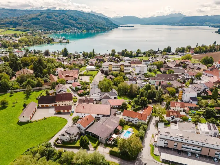 Attraktives Baugrundstück mit außergewöhnlichen Bebauungsmöglichkeiten beim atemberaubenden Attersee
