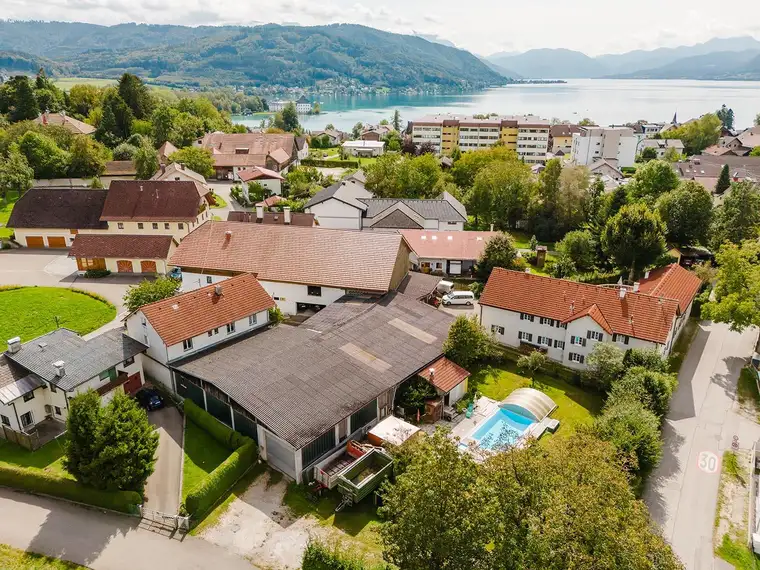 Attraktives Baugrundstück mit außergewöhnlichen Bebauungsmöglichkeiten beim atemberaubenden Attersee